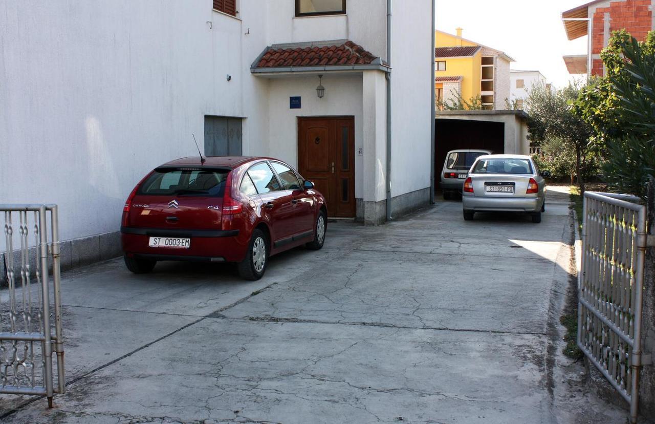 Apartments With A Parking Space Kastel Stafilic, Kastela - 5219 Exterior foto